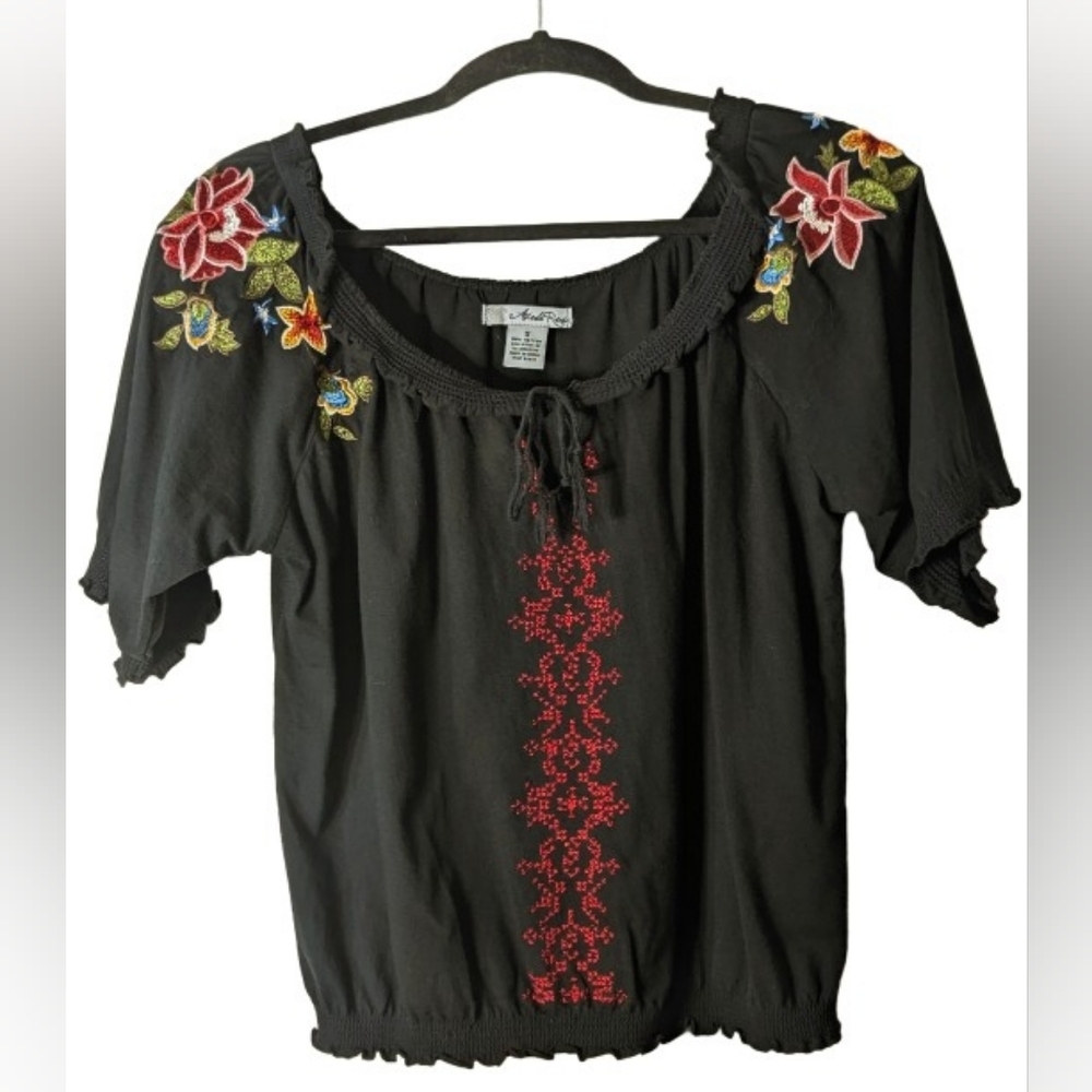 The Buckle Floral Embroidered Peasant/Milkmaid Top - Picture 1 of 4